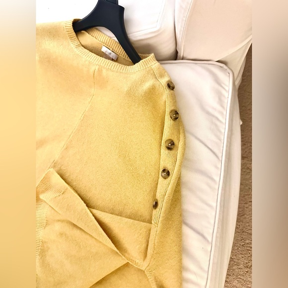 J. Jill NWOT Sweater Poncho Butter Yellow Button Detail One Size Fits All - Picture 4 of 7